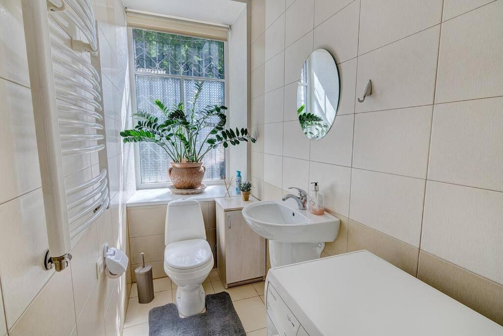 Private Entrance-2 Rooms-Old Town- Free Parking Vilnius Luaran gambar